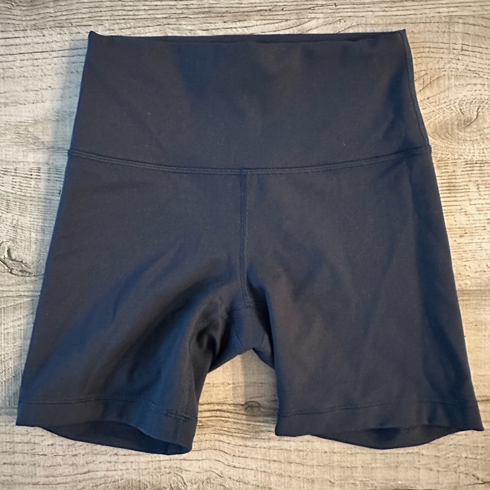 Lululemon Align High Rise Short “6 Navy Blue Size 6